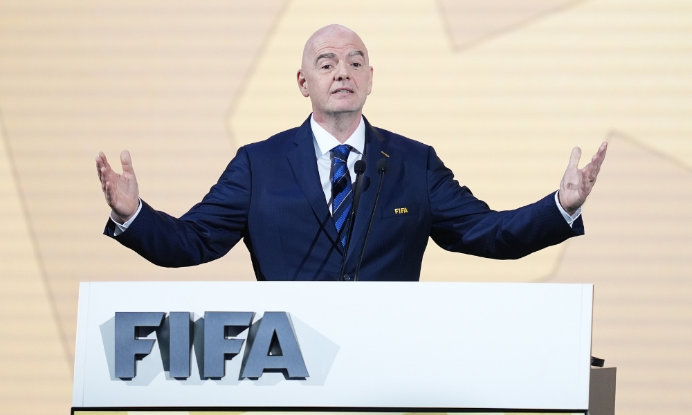 其愤怒地摔 其愤怒地摔